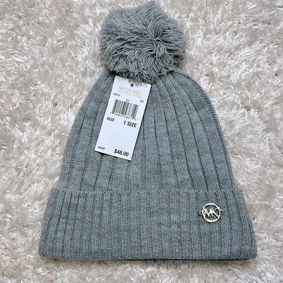MICHAEL KORS || NWT Gray Knit Beanie - Picture 1 of 3
